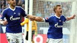 Max Meyer, phía trước là bầu trời